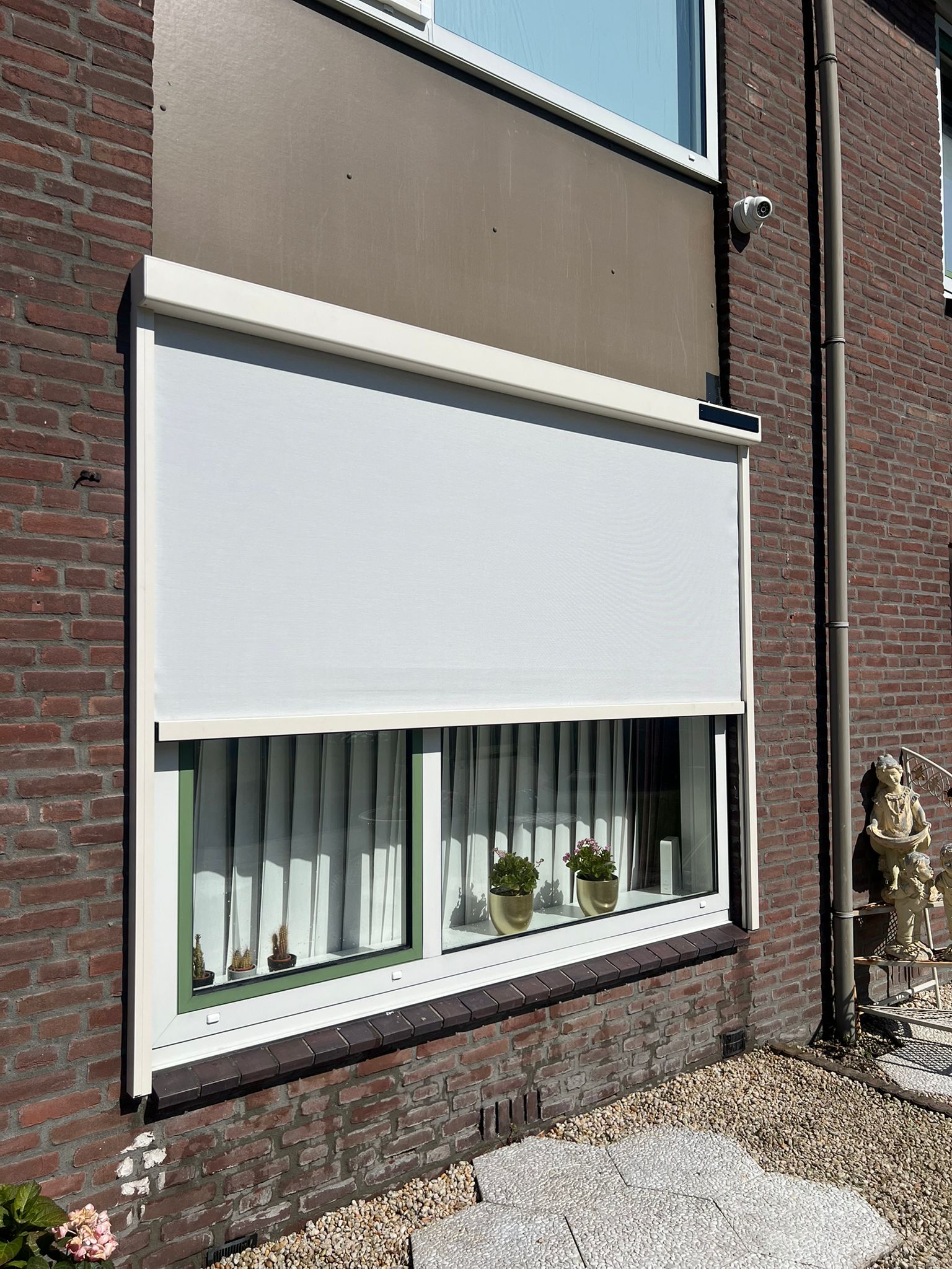 Strakke zijaanzicht-opstelling van een zipscreen